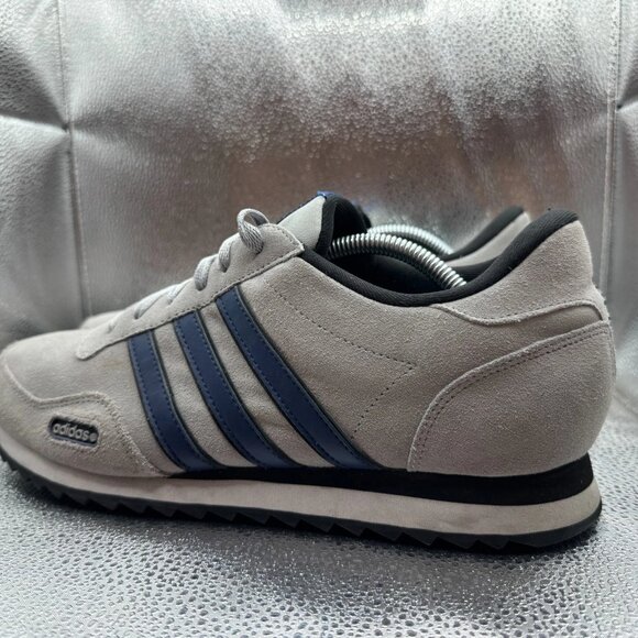 Size 11.5 Adidas Mens Light Gray Suede Casual Running Athletic Sneaker G11842 - Picture 7 of 10